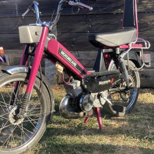Cette mobylette est de 1980. Elle a été restauré en 2015.